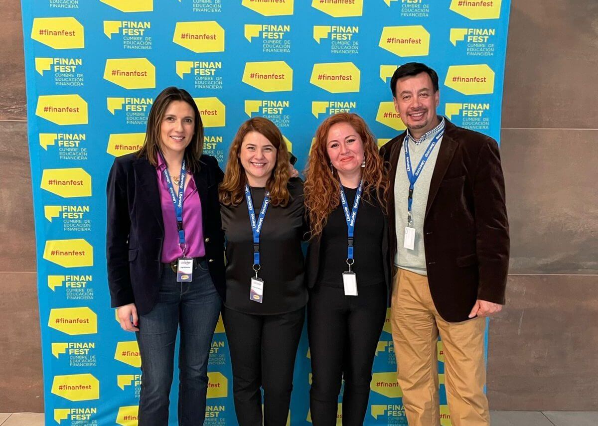El pasado sábado 1 de octubre estuvimos presentes de la segunda edición de Finan Fest, la primera Cumbre de la Educación Financiera en Chile, el cual contó con más de 200 participantes en el evento.